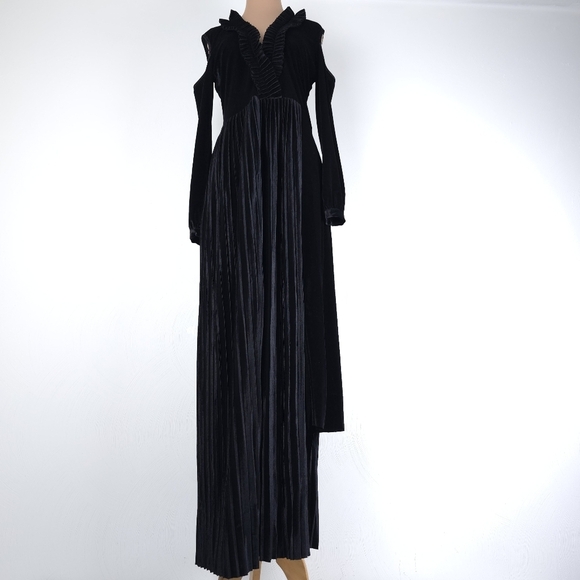 EACH X OTHER Pleated Velvet Cold-shoulder Maxi Dress In Black S - Picture 1 of 14